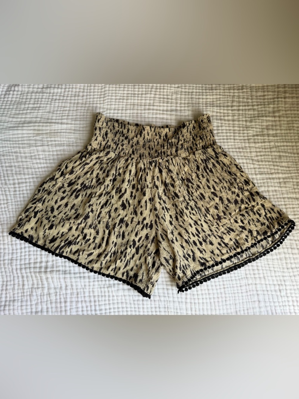 Three Dots Shorts Women Pull On Elastic Smocked Waist